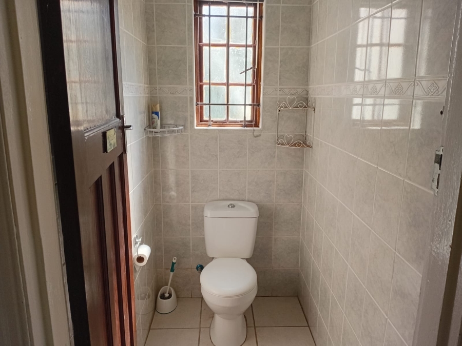 To Let 4 Bedroom Property for Rent in Selborne Eastern Cape